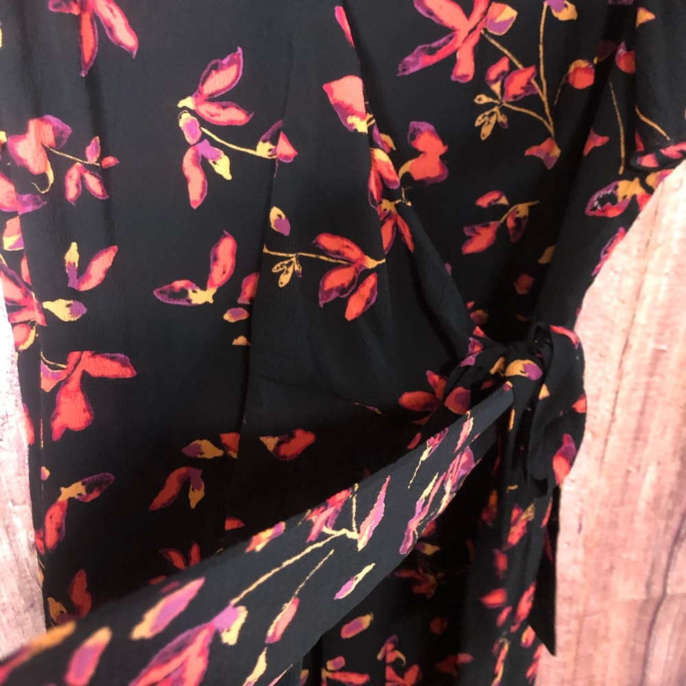 H by Halston Short Sleeve Floral Watercolor Wrap Dress - Picture 8 of 8